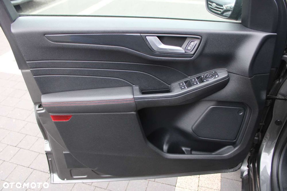 Ford Kuga - 24