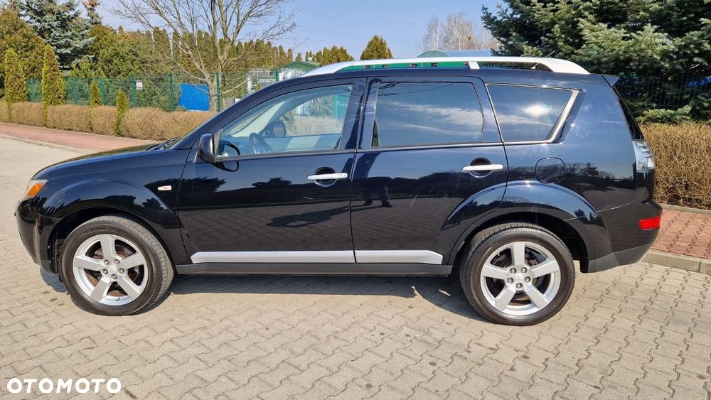 Mitsubishi Outlander 2.0 DI-D 4WD Invite - 9