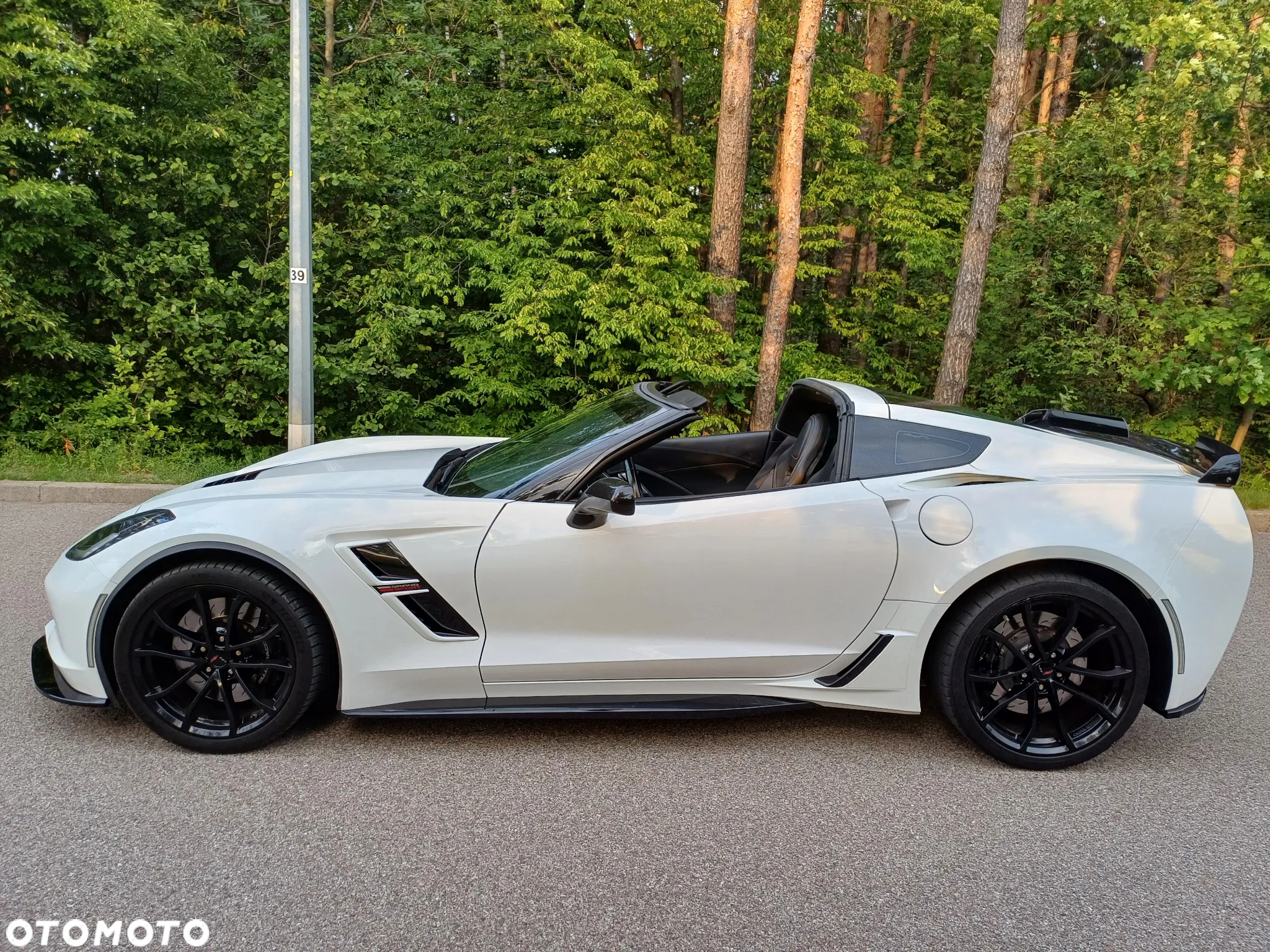 Chevrolet Corvette - 6