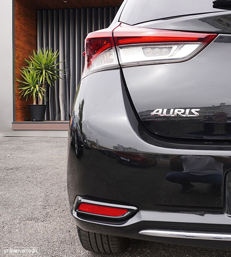 Toyota Auris 1.8 HSD Comfort +P.Techno+P.Sport - 13