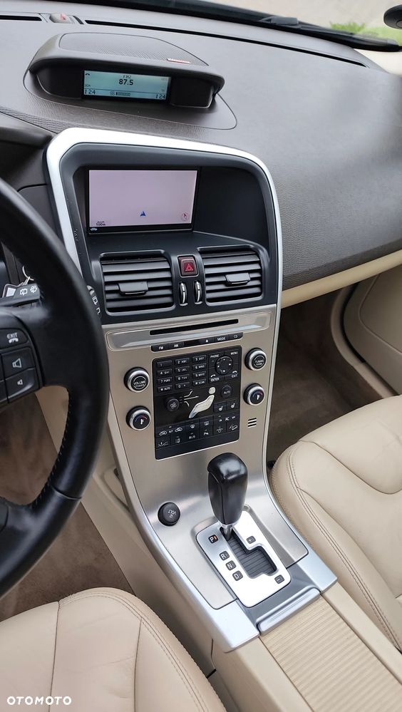 Volvo XC 60 T6 AWD RDesign - 12