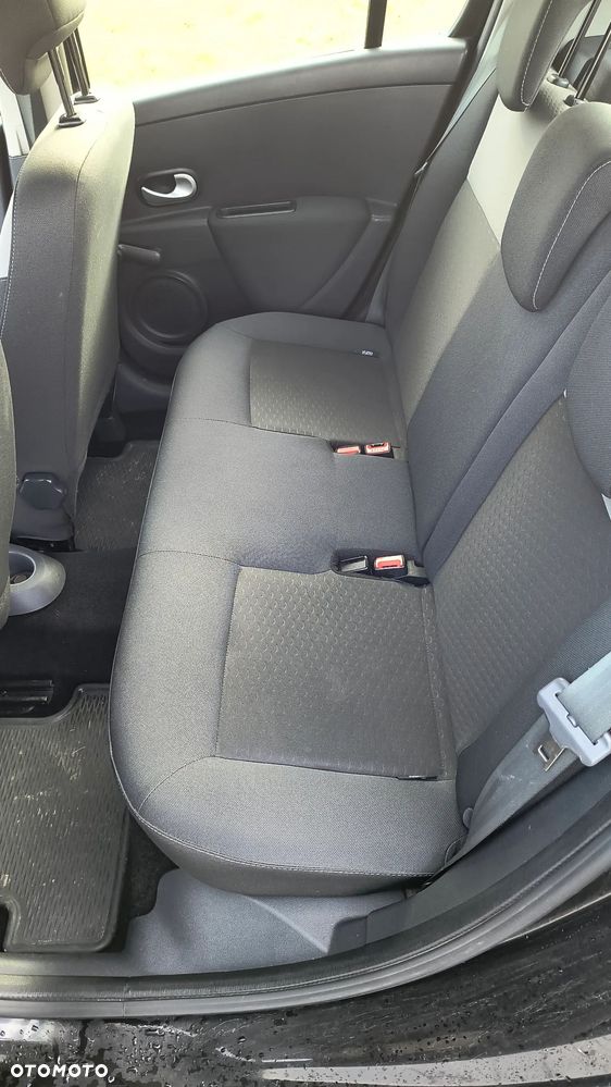 Renault Clio 1.2 16V Alize - 8