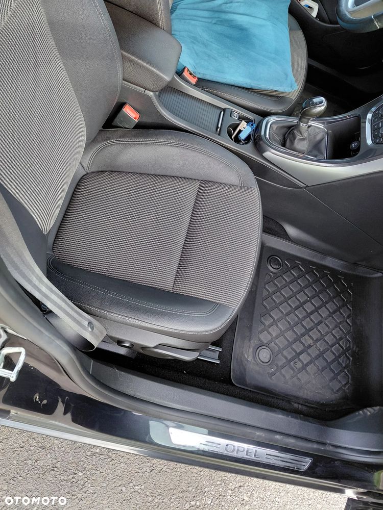 Opel Astra 1.4 T Cosmo - 11