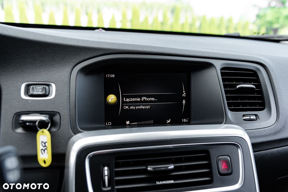 Volvo V60 D3 Drive-E Dynamic Edition (Kinetic) - 19