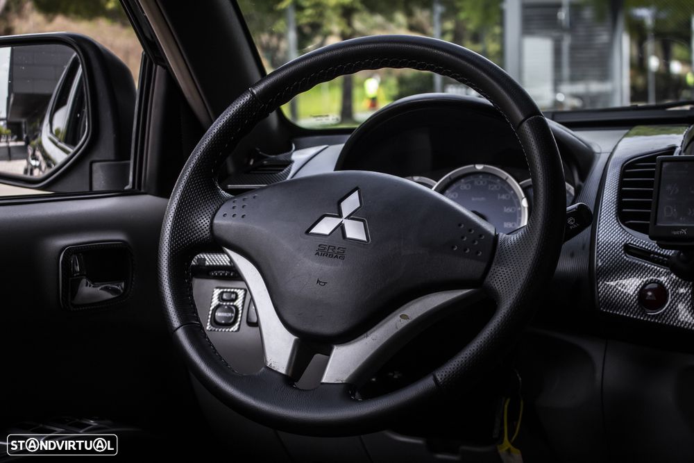 Mitsubishi L200 Pick Up 4x4 Auto Intense Cabine Dupla - 32
