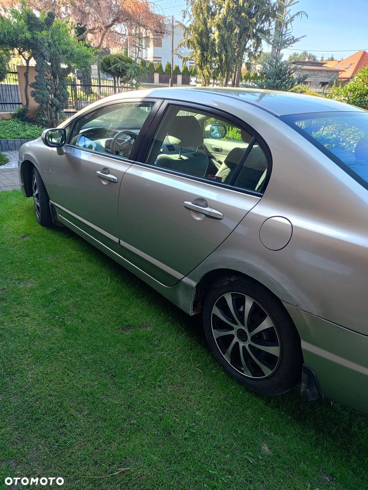 Honda Civic 1.8 Executive - 3