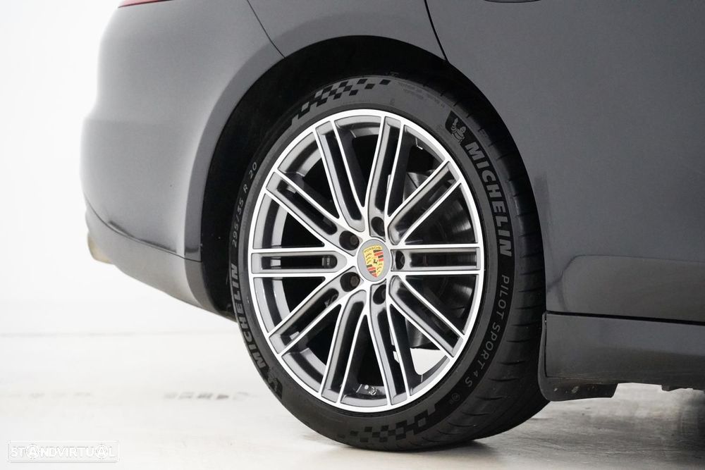 Porsche Panamera 4 PDK - 15