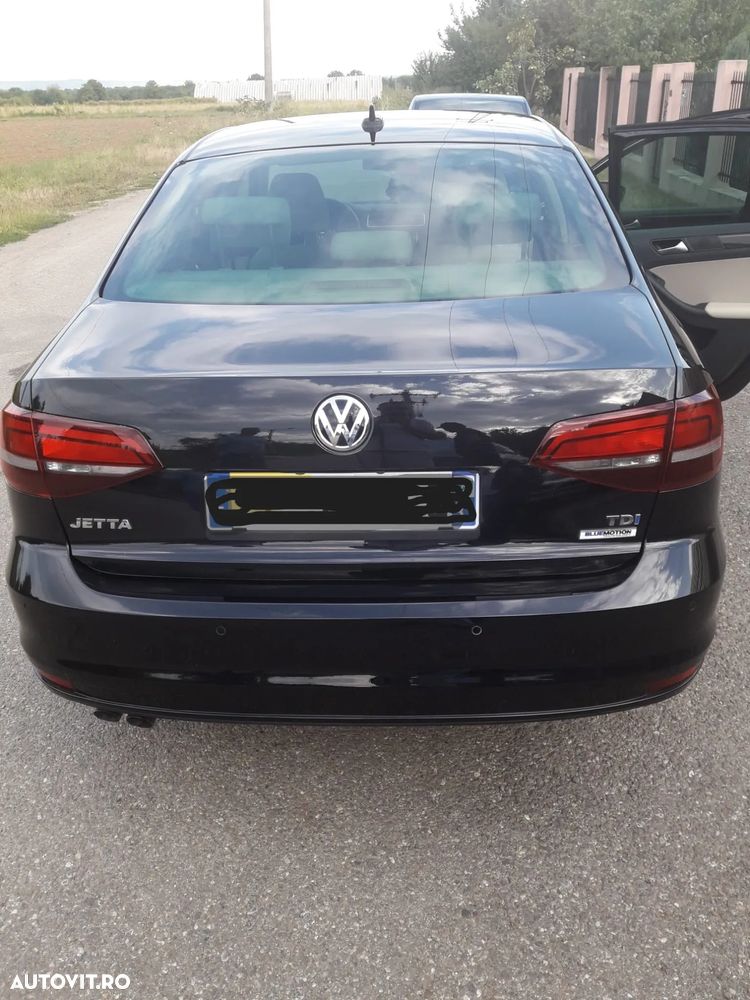 Volkswagen Jetta ver-2-0-tdi-dsg-bluemotion-technologie - 2