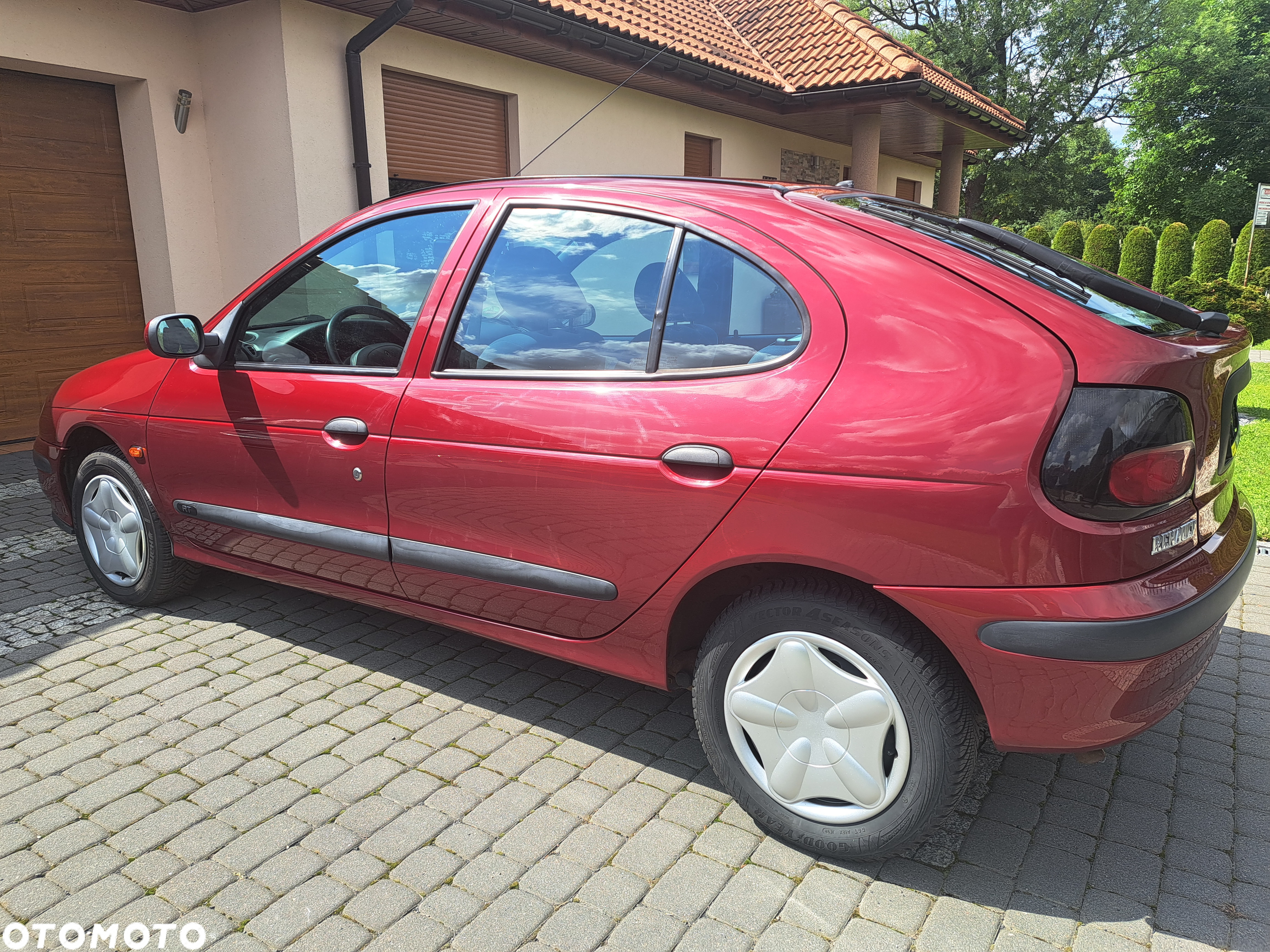 Renault Megane 2.0 RT - 12