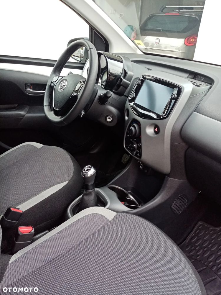 Toyota Aygo 1.0 VVT-i Color Edition - 2