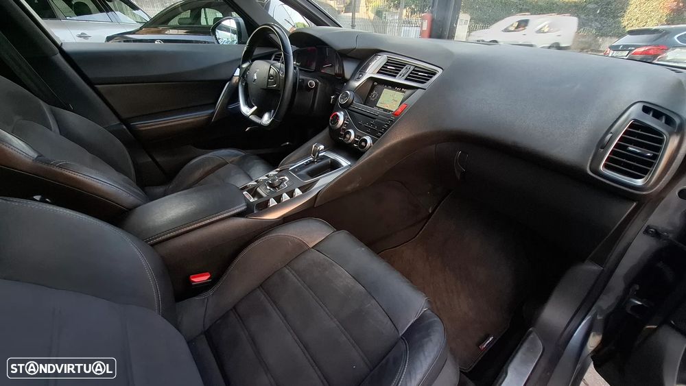 Citroën DS5 e-HDi 110 EGS6 SoChic - 27