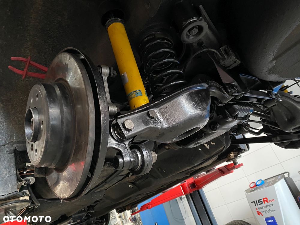 BMW Seria 8 - 29