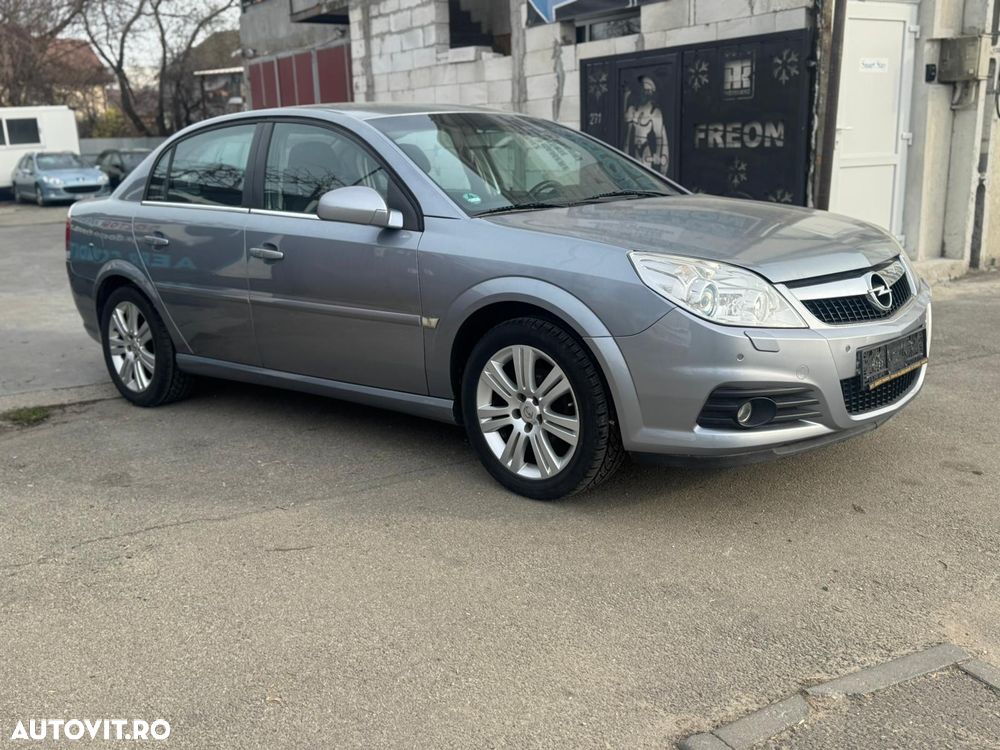 Opel Vectra 1.9 CDTI Essentia - 1