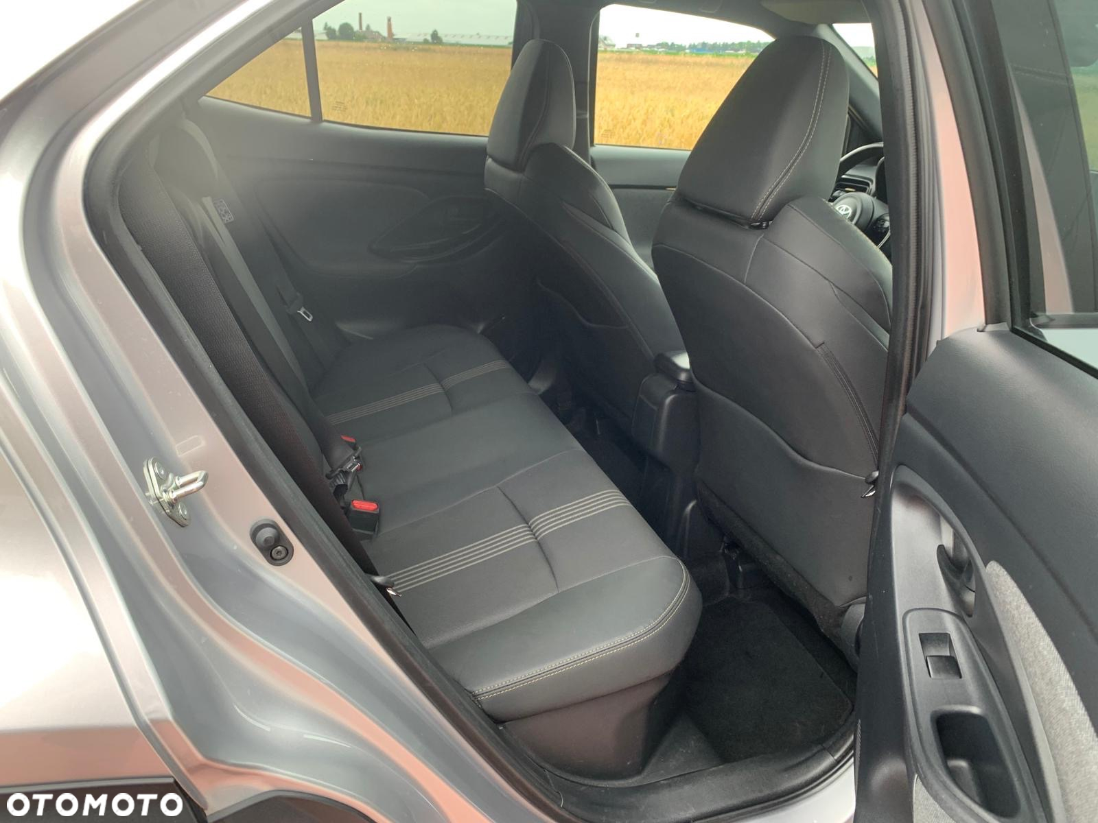 Toyota Yaris Cross Hybrid 1.5 Premiere Edition 4x4 - 29