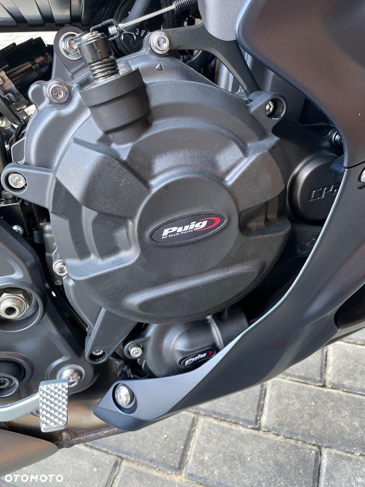 Yamaha R7 - 7