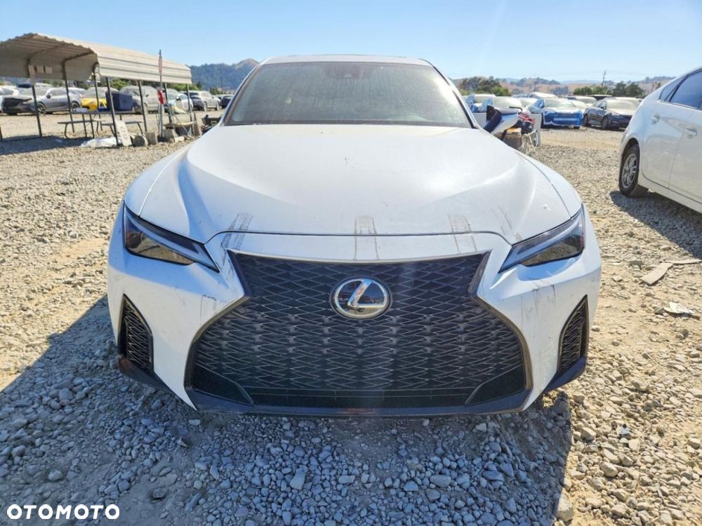 Lexus IS - 2