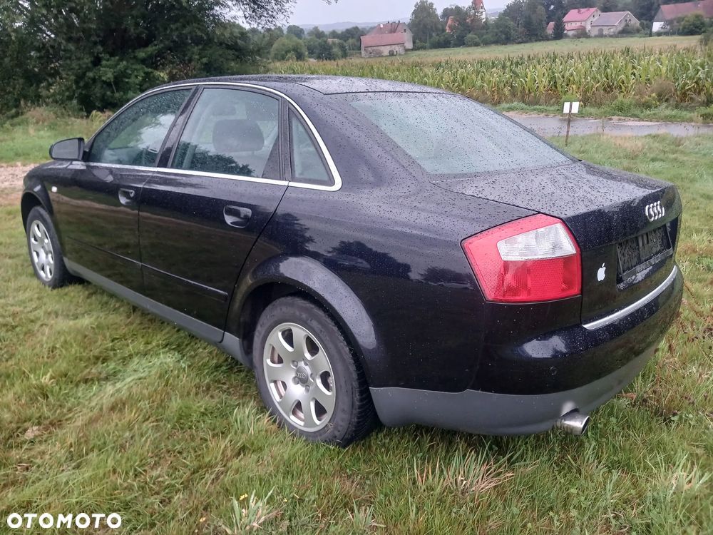Audi A4 Limousine - 4