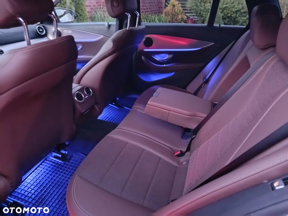 Mercedes-Benz Klasa E 220 d 9G-TRONIC - 33