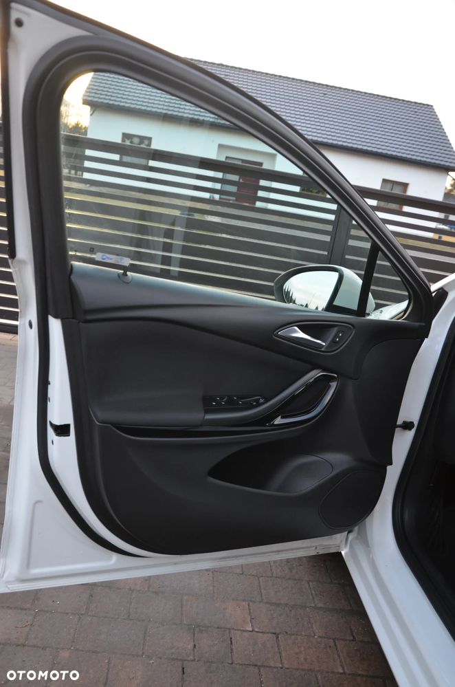 Opel Astra 1.4 Turbo ON - 9