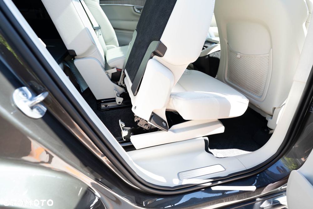 Volvo XC 90 B5 D AWD Ultimate Bright 7os - 22
