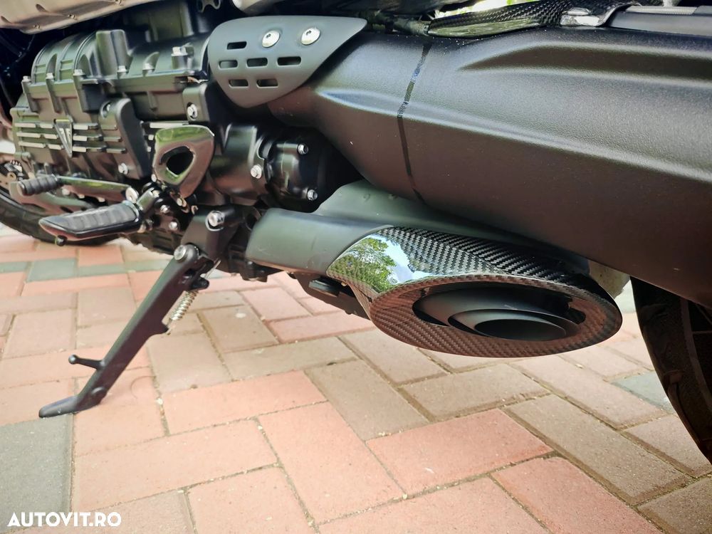 Triumph Rocket 3 R Black - 24