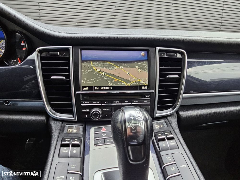 Porsche Panamera Standard - 18