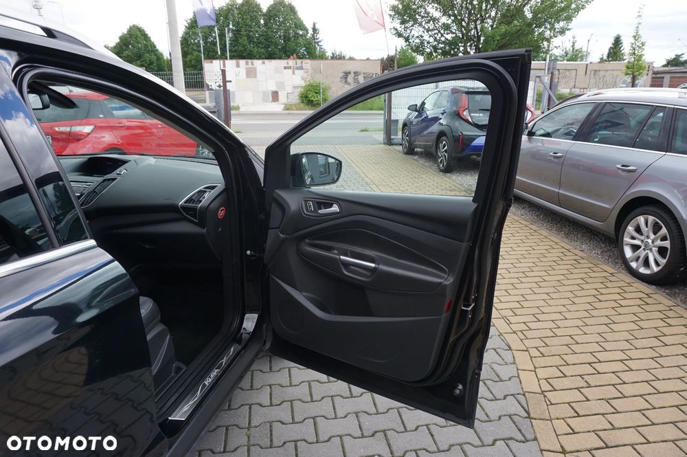 Ford Kuga 2.0 TDCi 2x4 Titanium - 25