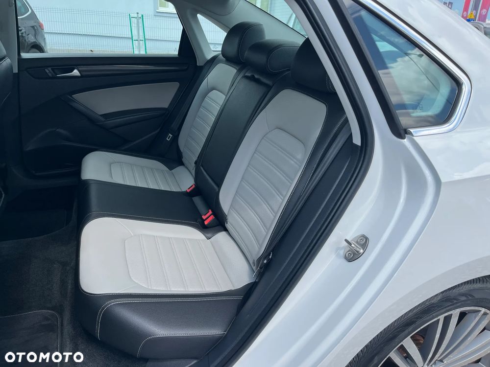 Volkswagen Passat - 26