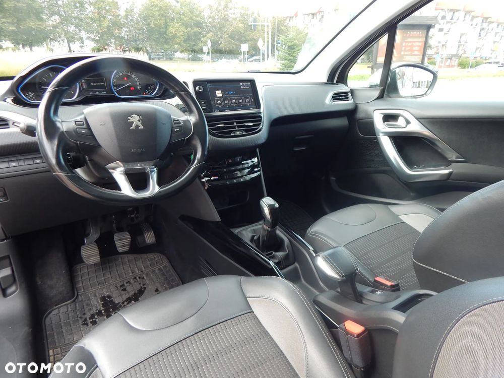 Peugeot 2008 1.2 Pure Tech GPF Allure S&S - 15