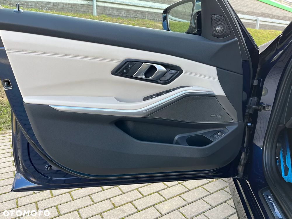 BMW Seria 3 M340i xDrive mHEV sport - 12