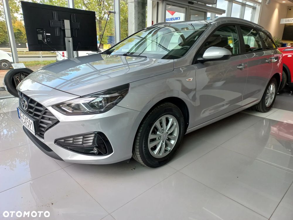 Hyundai i30 1.5 DPI Classic + - 5