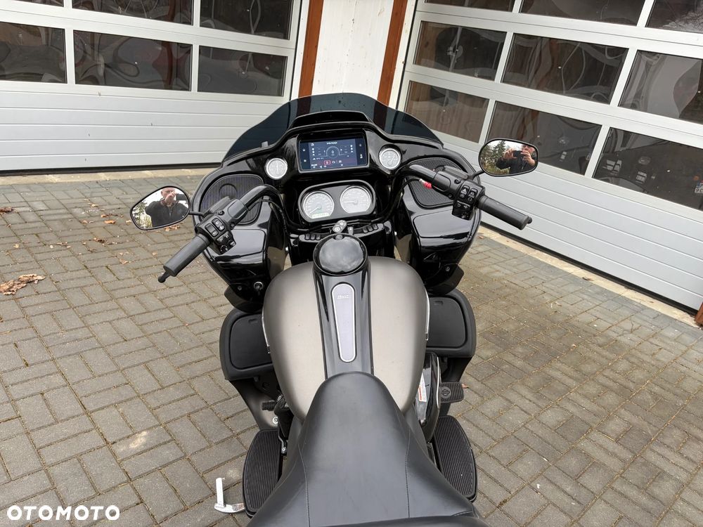 Harley-Davidson Touring Road Glide - 12