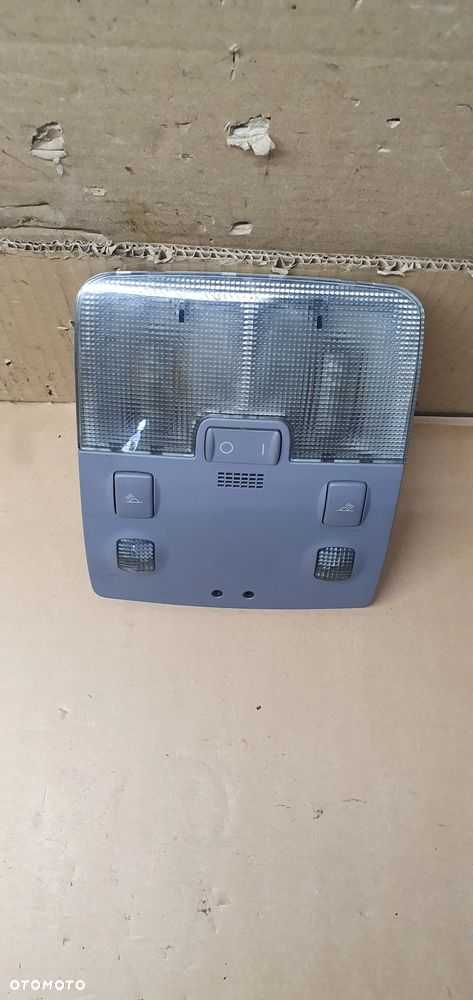 Lampka oświetlenie kabiny podsufitki Audi A4 B5 FL 8D0947111P - 2