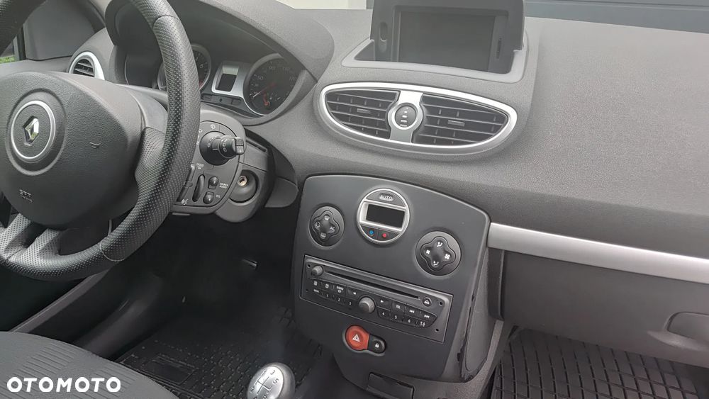 Renault Clio - 15