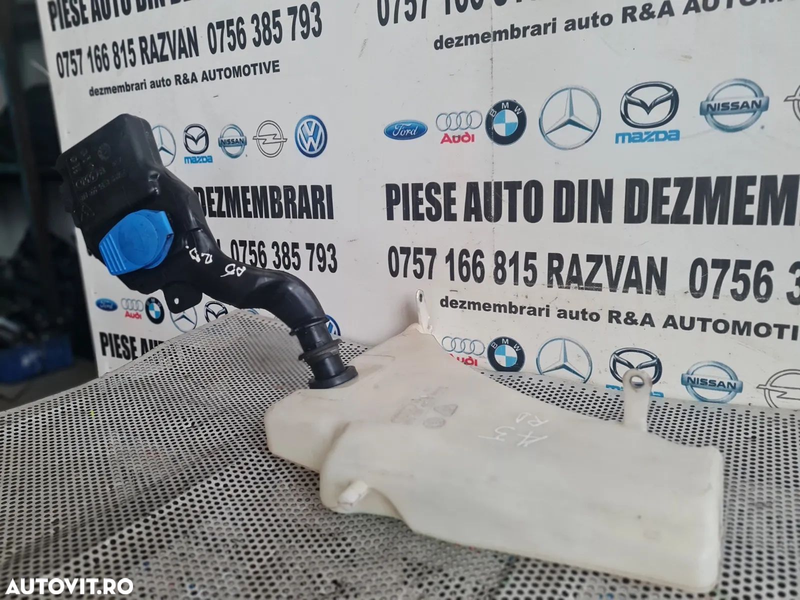 Bidonas Vas Lichid Parbriz Stropgel Complet Audi A5 Facelift Model Cu Spalatoare Far An 2012-2013-2 - 1
