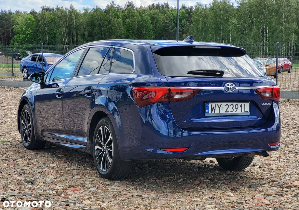 Toyota Avensis 2.0 D-4D Premium - 8