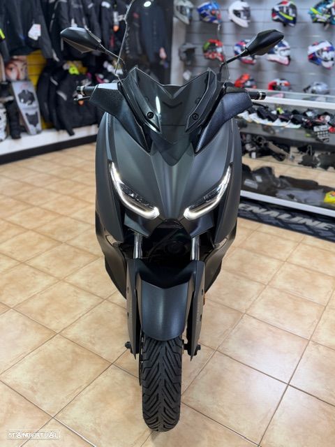 Yamaha X-Max - 12