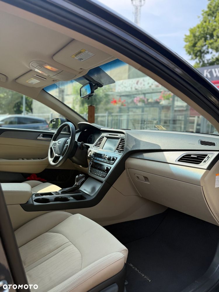 Hyundai Sonata - 17