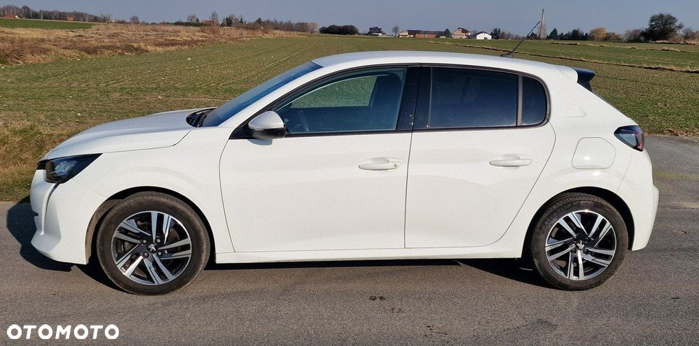 Peugeot 208 - 8
