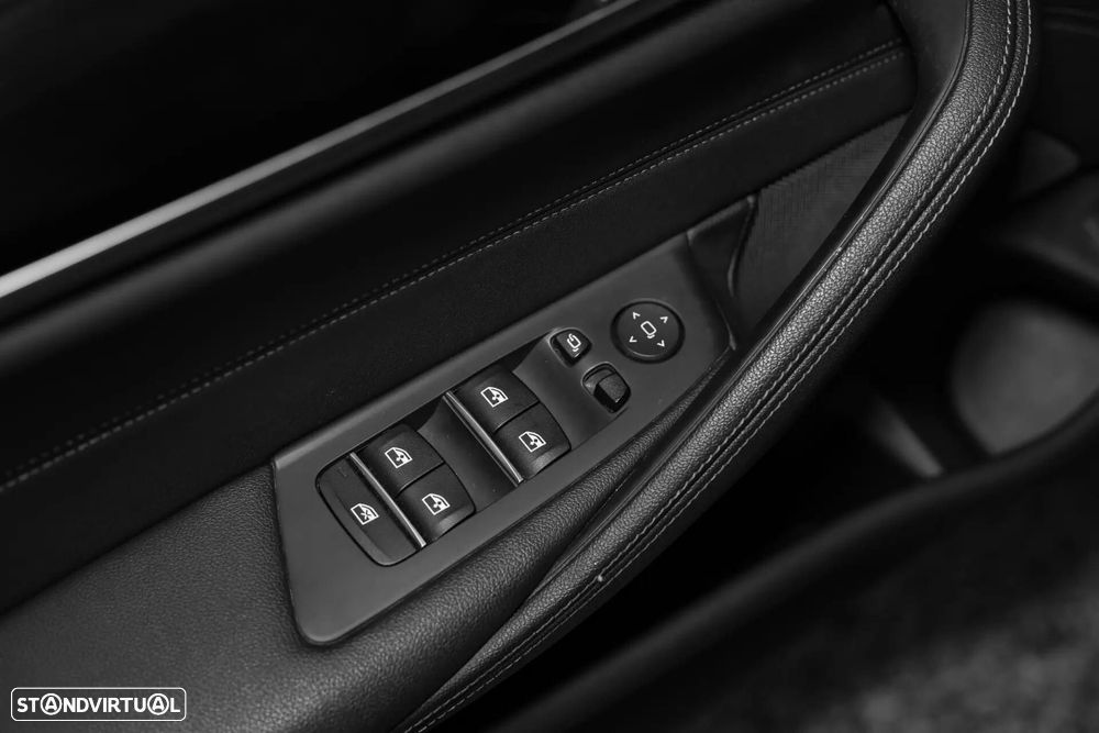 BMW 520 e Pack M - 40