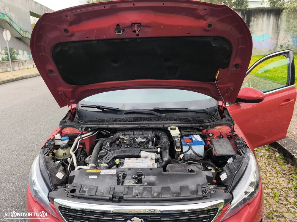 Peugeot 308 SW 1.2 PureTech Allure Pack - 14