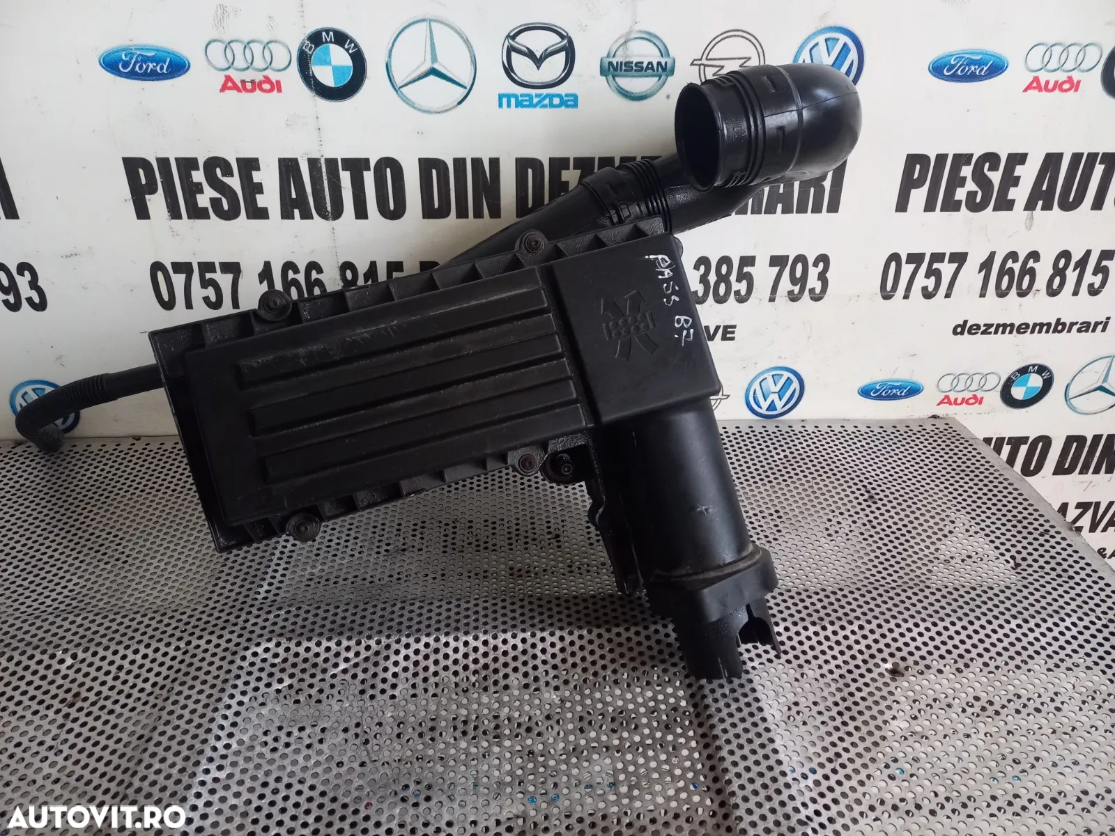 Carcasa Filtru Aer Vw Passat B7 1.6 Tdi An 2011-2012-2013-2014-2015 Motor 1.6 Tdi CAY - Dezmembrari - 7