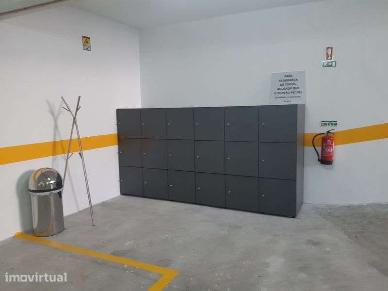 Garagem motas - Cova da Piedade - Grande imagem: 3/3