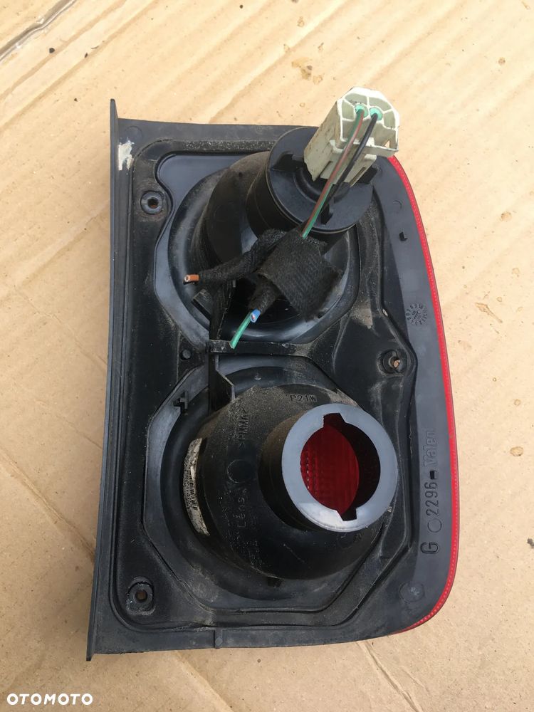 LAMPA TYLNA LEWA GÓRNA AMR4002 LAND ROVER FREELANDER 1998-2002 - 2