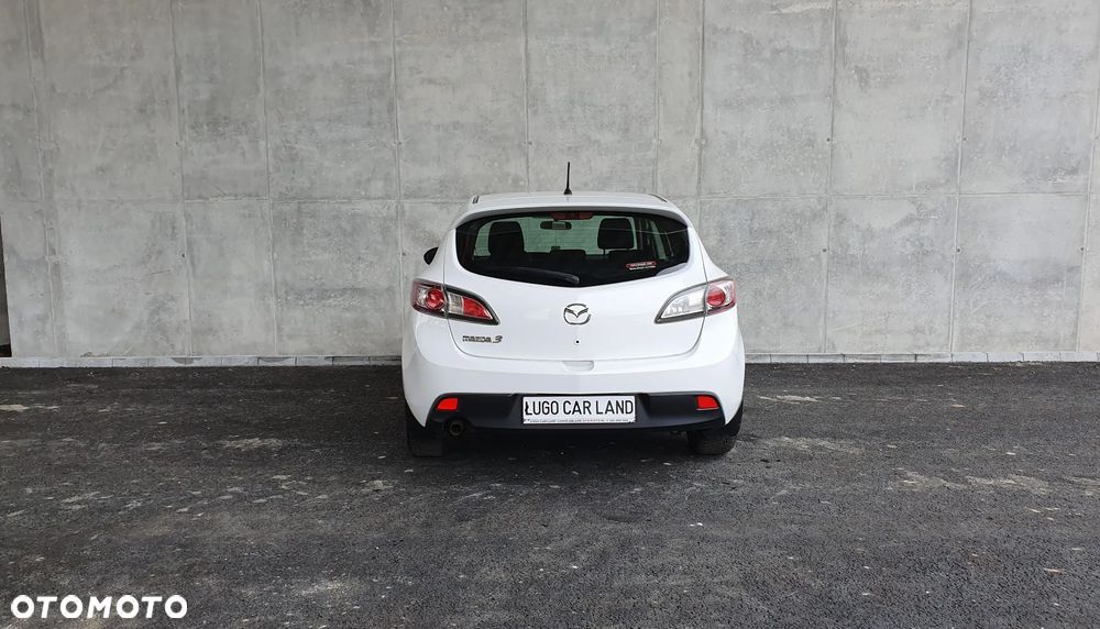 Mazda 3 1.6 Active + - 6