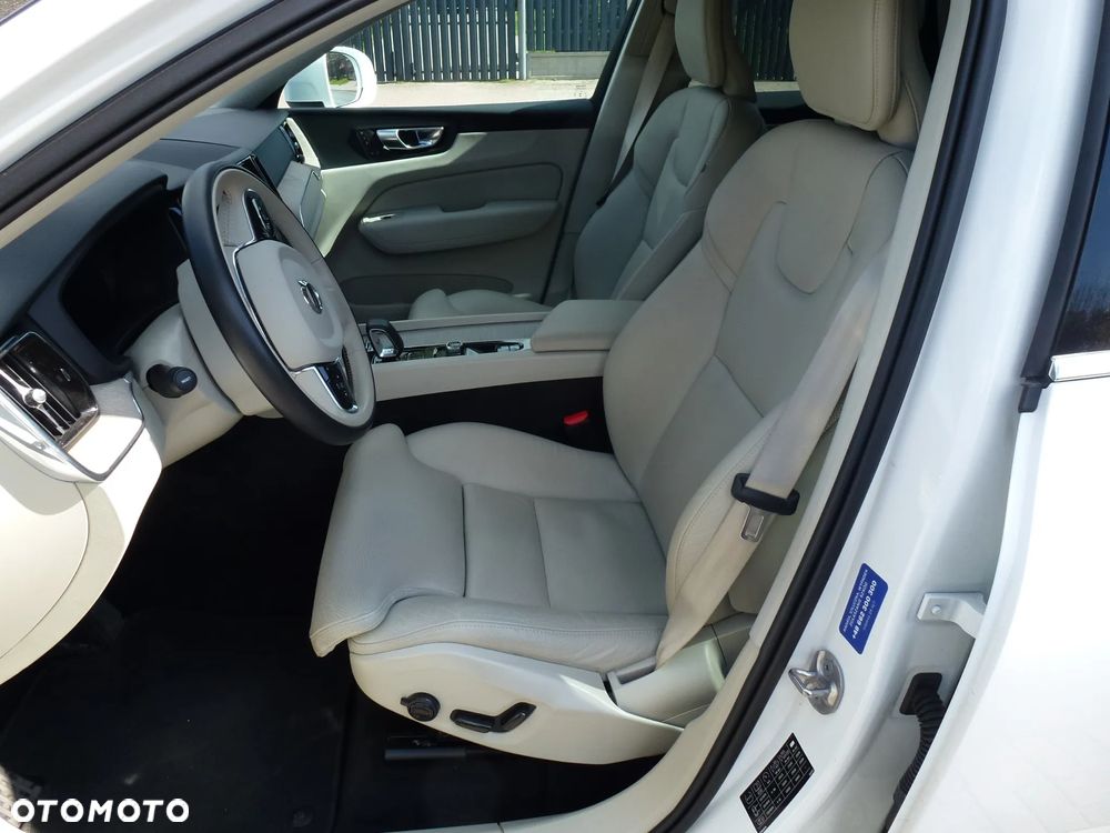 Volvo XC 60 B4 B Plus Bright - 7