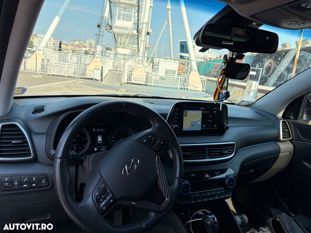 Hyundai Tucson 2.0 CRDI 4WD 8AT Luxury - 11