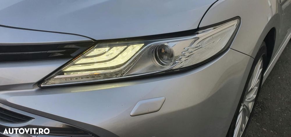 Toyota Camry 2.5 Exclusive - 10