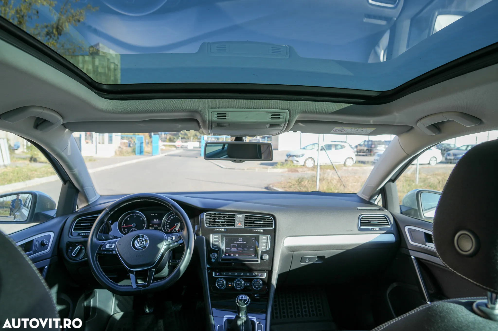 Volkswagen Golf 1.6 TDI DPF Trendline - 10