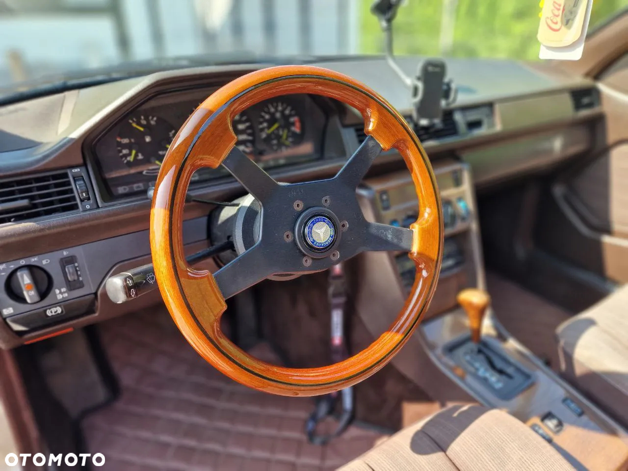 Mercedes-Benz W124 (1984-1993) - 12